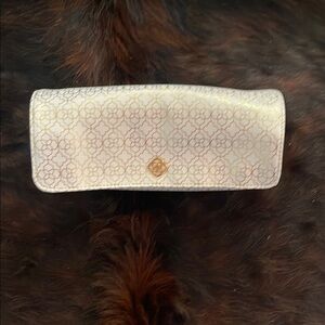 Elegant Cream Jewelry Travel Case